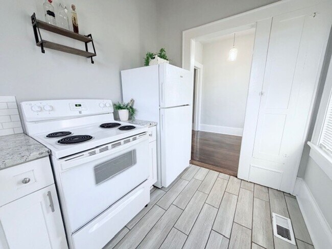 Foto del edificio - 1817 Thomas Ave