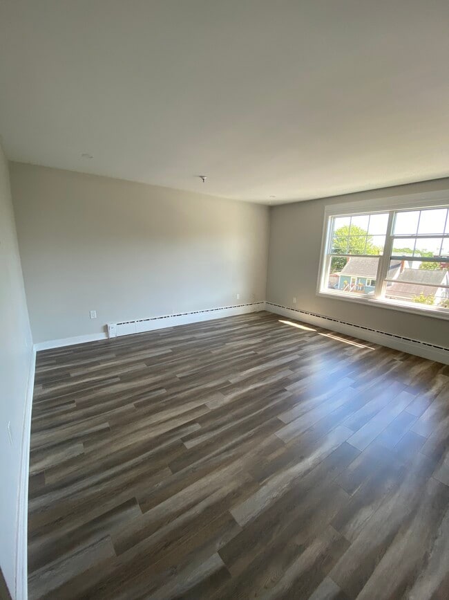 Building Photo - MODERN APARTMENT LIVING IN FAIRVIEW- ONE B...