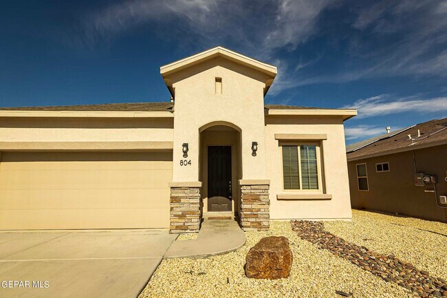 Building Photo - 804 Via Glorieta