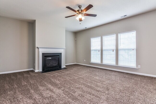 Foto del edificio - 825 Tannerwell Ave