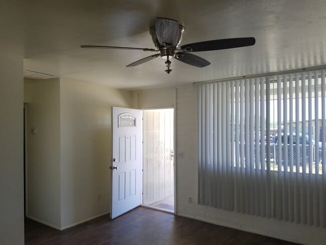Building Photo - Charming 3 Bed, 2 Bath