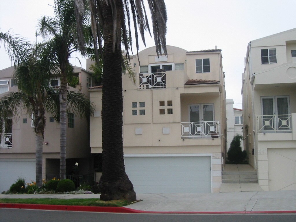 124 Apartments Available for Rent in Manhattan Beach, CA