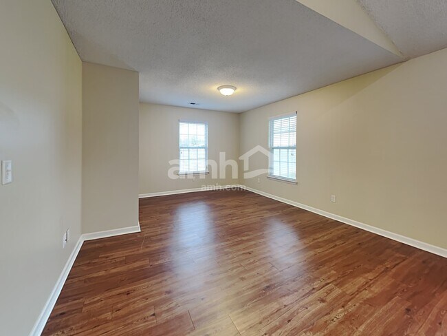 Building Photo - 437 Lemon Grass Court