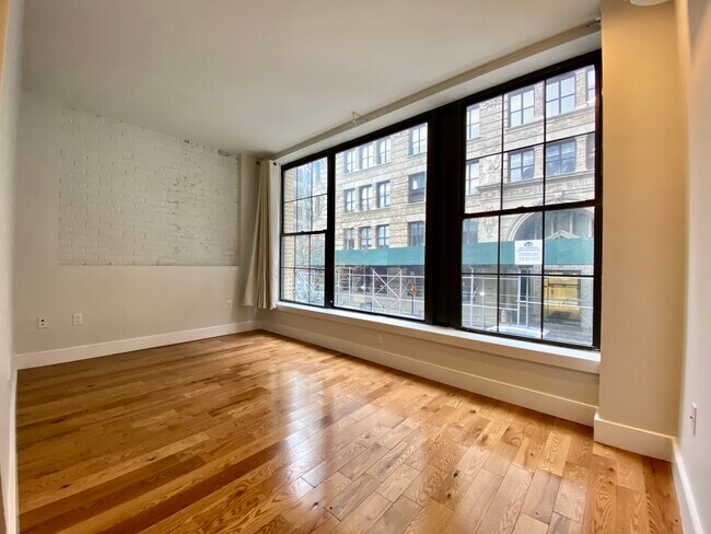 Foto del edificio - 72 Willoughby St