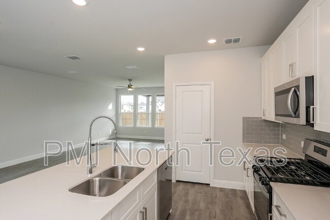 Building Photo - 532 Chianti Dr