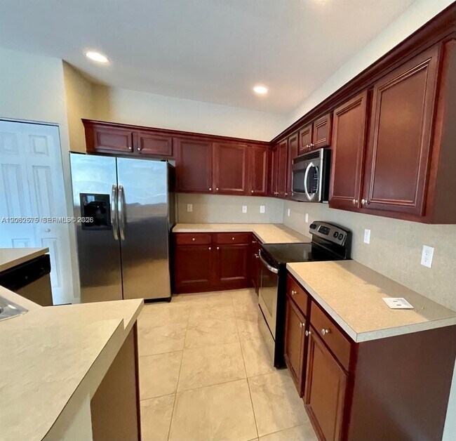 Foto del edificio - 1015 NE 208th St