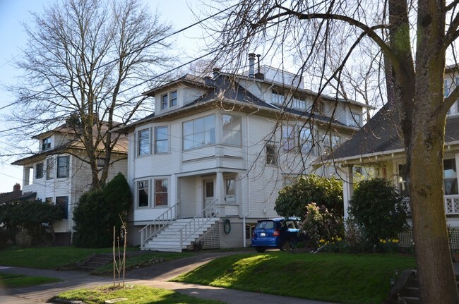 Building Photo - 3767 N Overlook Blvd