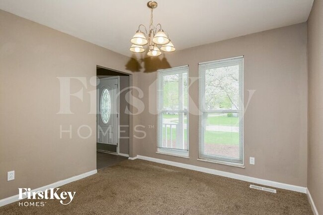 Building Photo - 2295 Montagne Dr