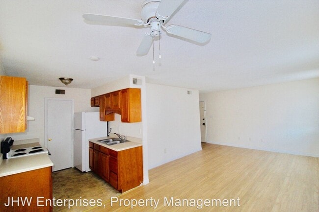 Building Photo - 656 Woodyard Rd