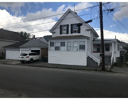 Primary Photo - 84 Foster St