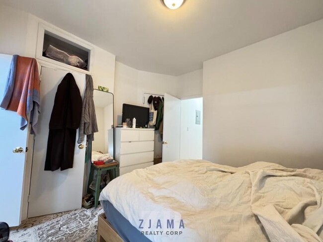 Foto del edificio - 2 bedroom in Brooklyn NY 11215