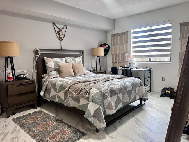 Foto del edificio - 9340 Fontainebleau Blvd