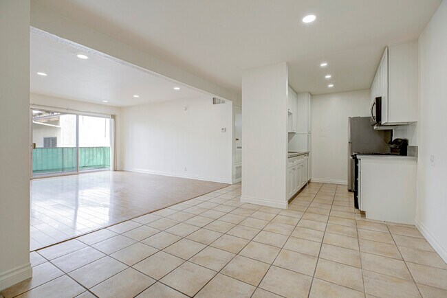 Foto del edificio - 5460 White Oak Ave