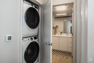 2BR, 2BA -951SF - Strada 1200