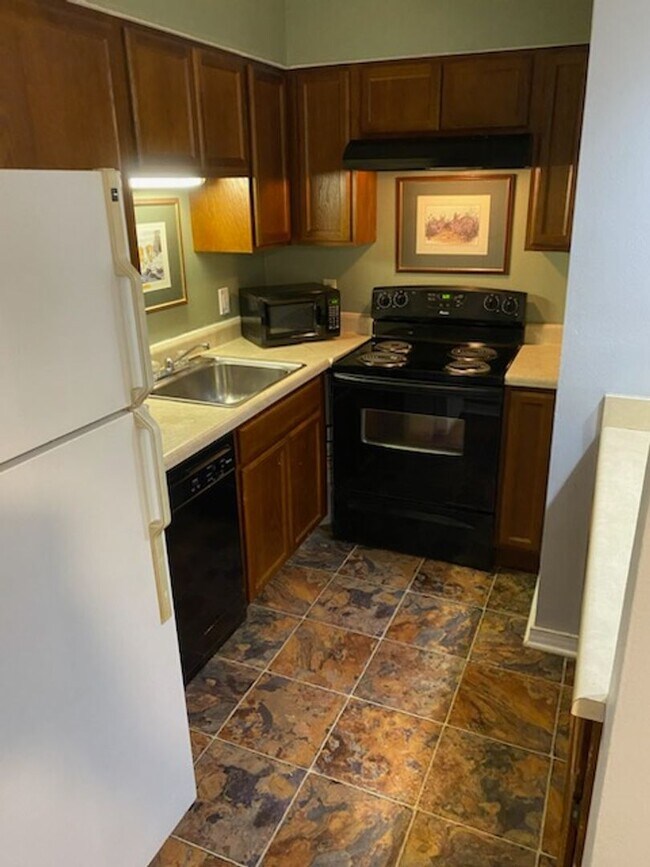 Building Photo - Leasing Now!