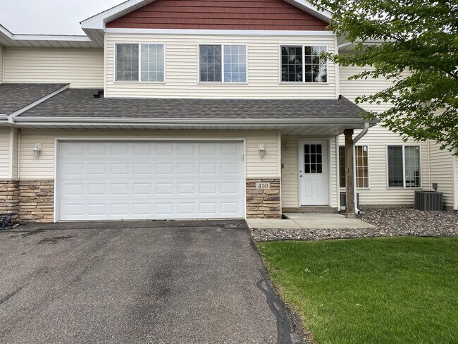 Building Photo - 410 Cedar Pl