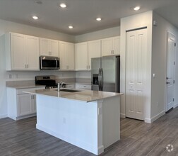 Building Photo - 3826 Cedar Pl