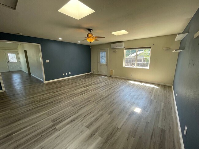 Foto del edificio - 284 Citrus Ave