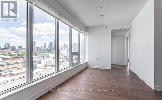 Photo du bâtiment - 203 College St