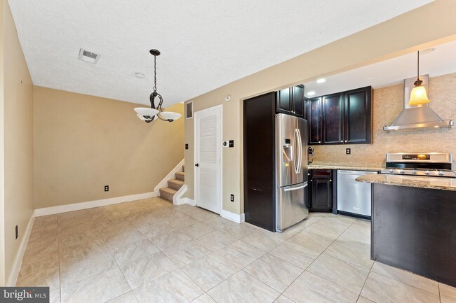 Building Photo - 9022 Andromeda Dr