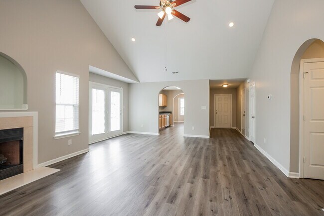 Foto del edificio - 6423 Nevin Glen Dr