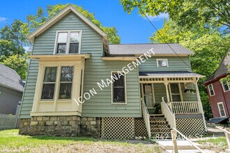 Building Photo - 842 Davis St