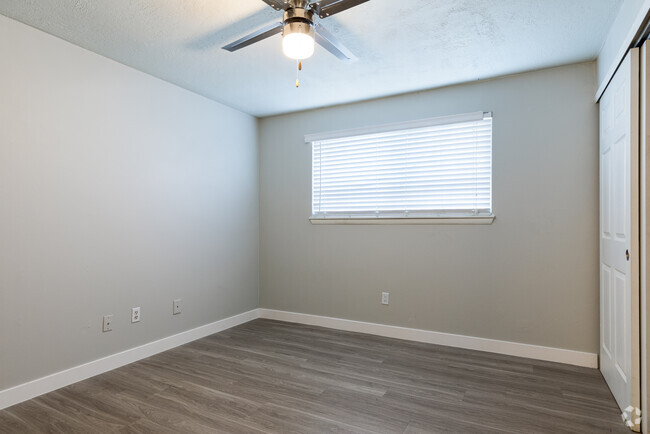 2BR, 1BA - 930SF - The Park At Bountiful