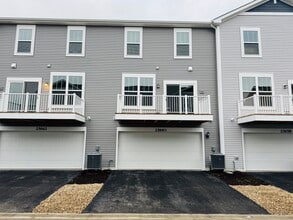 Building Photo - 25660 W Yorkshire Dr