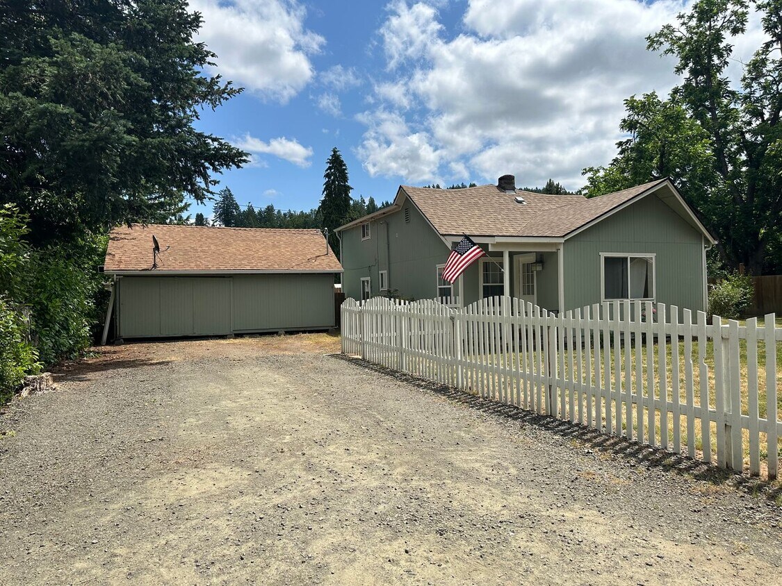Foto principal - Charming 3 bed 1 bath house in a great a n...