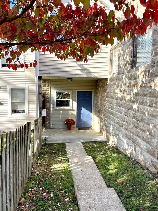 Primary Photo - 1104 W 38th St