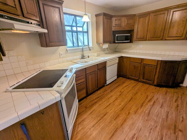 Building Photo - 1107 Meridian Dr