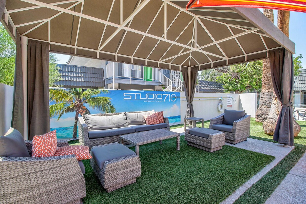 Studio 710 Apartments - Studio 710 Apartments