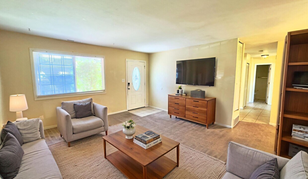 Foto principal - 4270 Deerfield Hills Rd