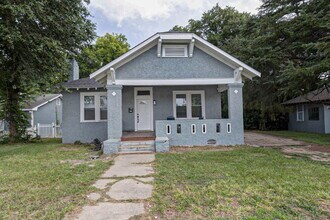 Building Photo - 2229 10th St
