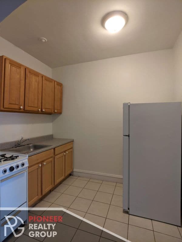 Building Photo - 4851 N Damen Ave