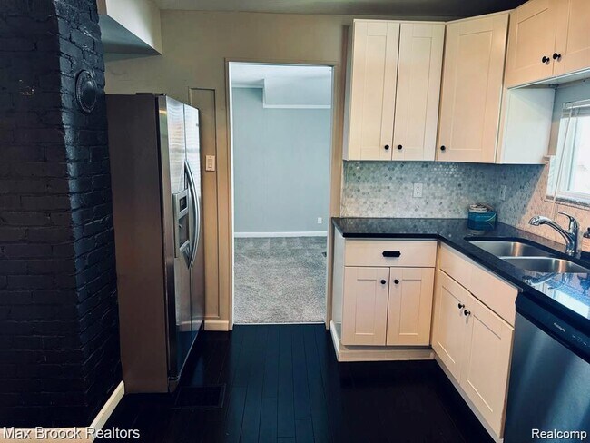 Foto del edificio - 465 E Oakridge Ave