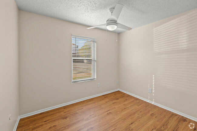 2BR, 1BA - 691SF - Primary Bedroom - Bristol Square