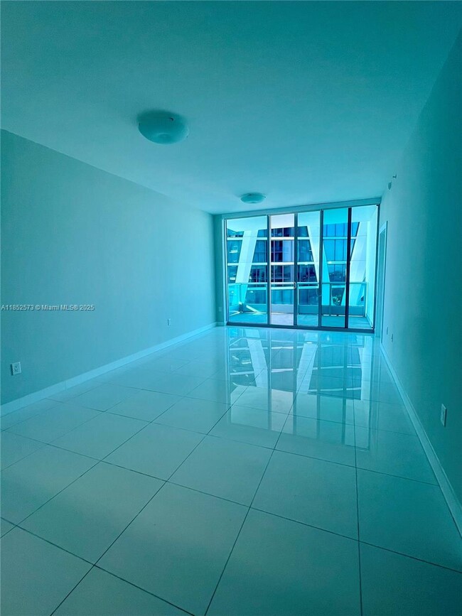 Building Photo - 900 Biscayne Blvd