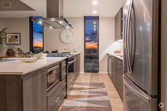 Building Photo - Altura
