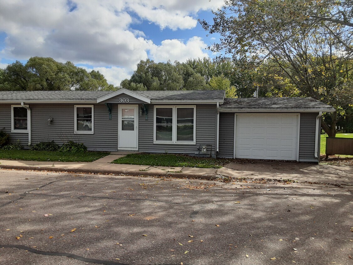 Foto principal - 303 Prospect St