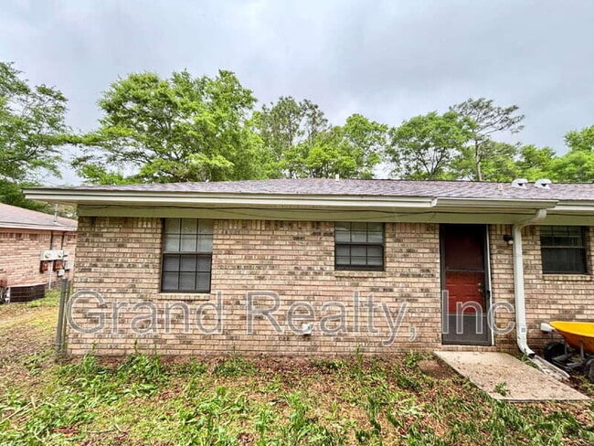 Building Photo - 6457 Maddox Rd