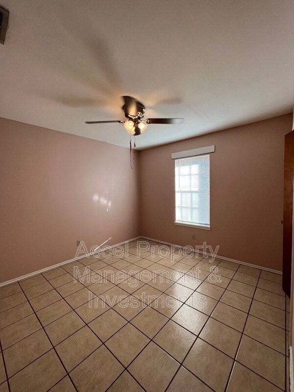 Building Photo - 1209 N Keralum Ave