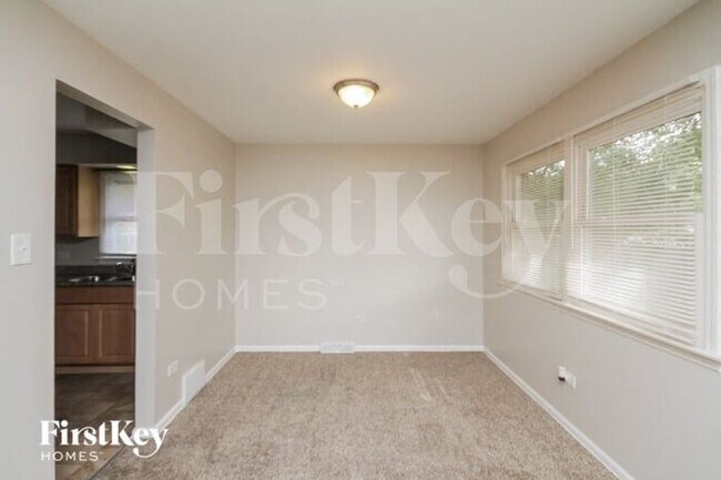 Building Photo - 438 East 191st Place