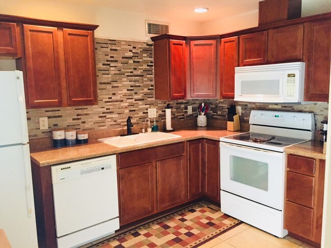 Foto del edificio - 1961 Park Terrace Pl