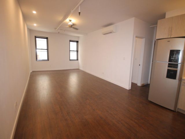 Primary Photo - 274 Grand St