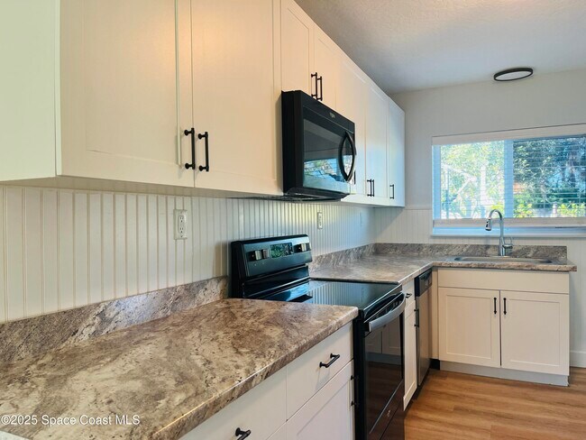 Foto del edificio - 66 Tennessee Ave