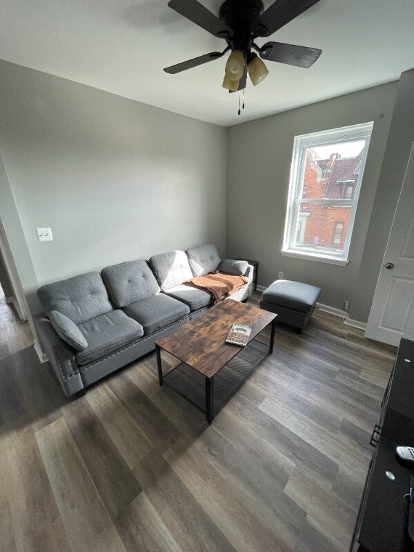 Foto del edificio - 4201 Viola St