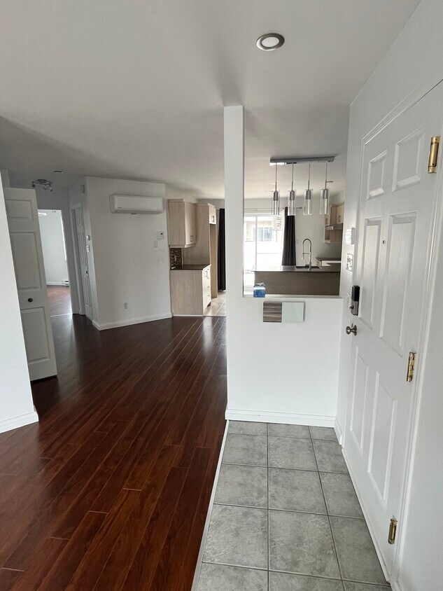 621 De La Brise Pl Unit 3, Mascouche, QC J7L 0B6 Condo for Rent in