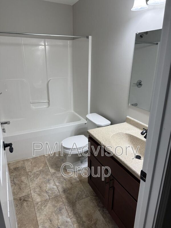 Foto del edificio - 3328 SE Taurus Ave