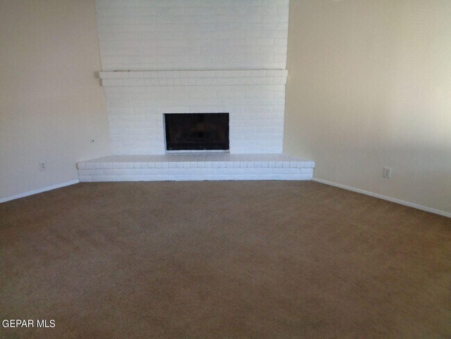 Foto del edificio - 3022 E Glen Dr